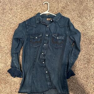 Wrangler Women's Blue Button Down Shirt